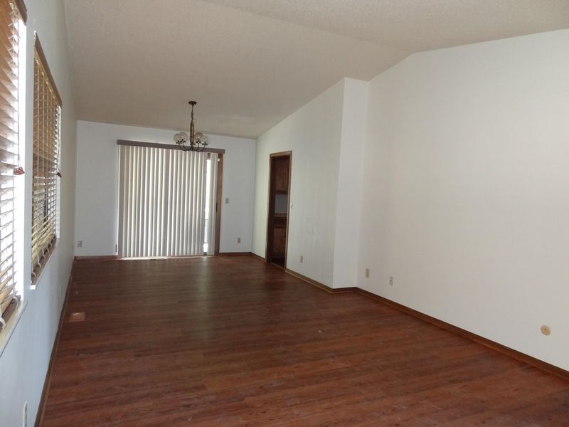 2049 S Capri Ct, Wichita, KS 67207