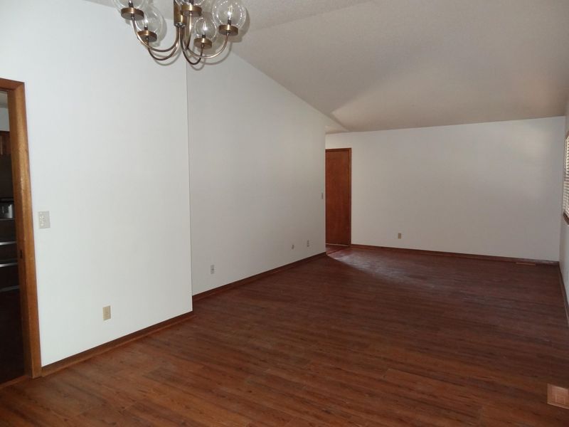 2049 S Capri Ct, Wichita, KS 67207