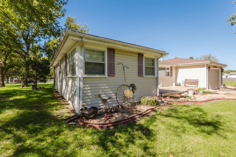 2223 S Clay Ln, Wichita, KS 67207