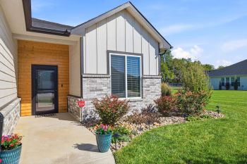 1770 N Forestview Ct, Wichita, KS 67235