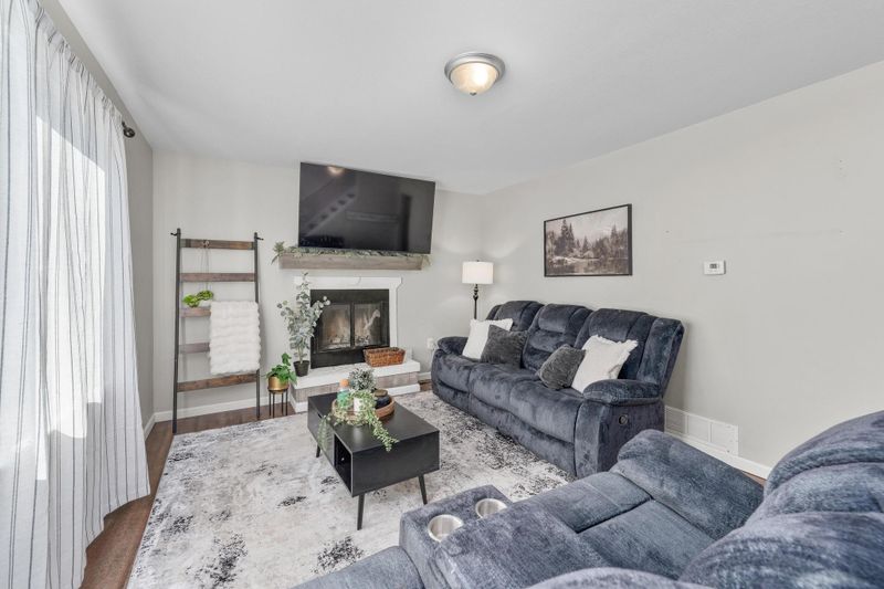 509 S Lakeview Dr, Derby, KS 67037