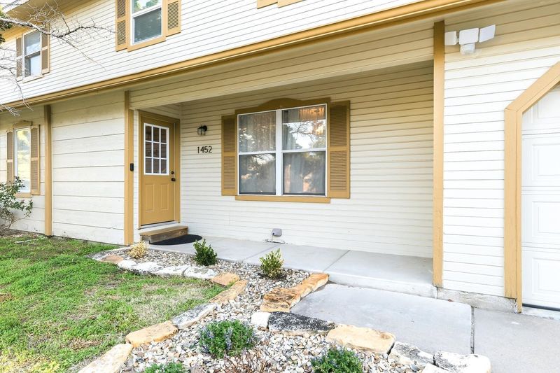 1452 S Goebel Cir, Wichita, KS 67207