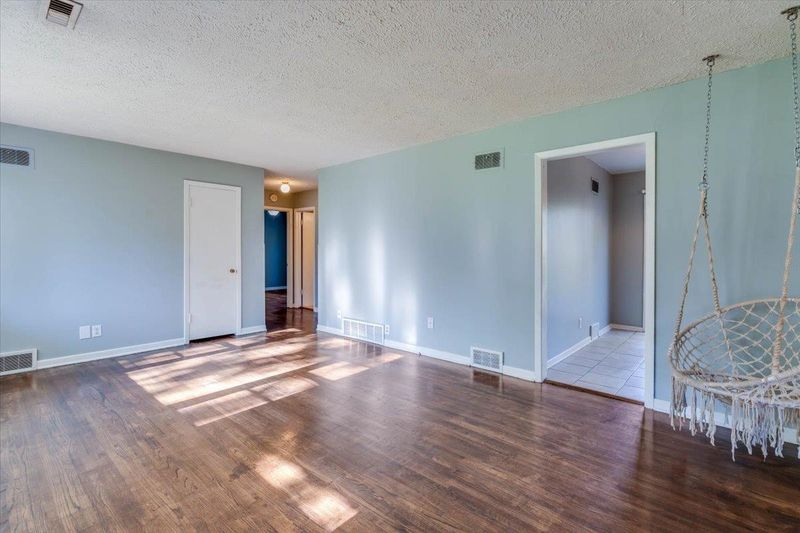 2258 S Old Manor, Wichita, KS 67218