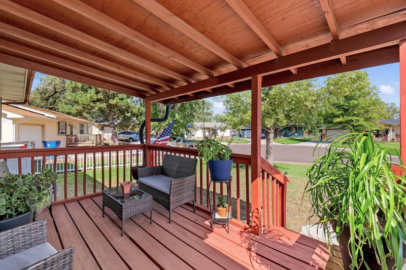 313 N Sunnyside Rd, Haysville, KS 67060