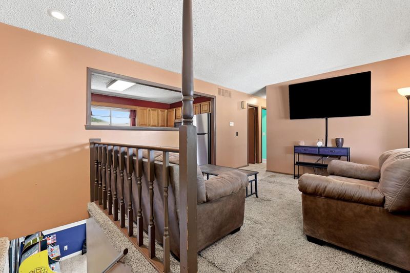 313 N Sunnyside Rd, Haysville, KS 67060