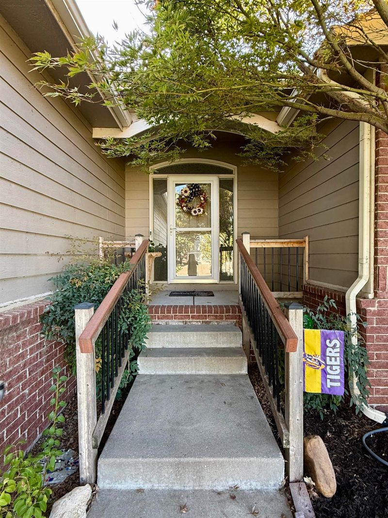 3506 N Lake Ridge Ct, Wichita, KS 67205