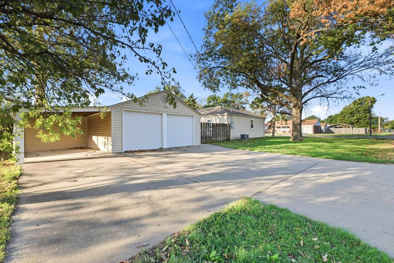 2758 N Clarence Ave, Wichita, KS 67204