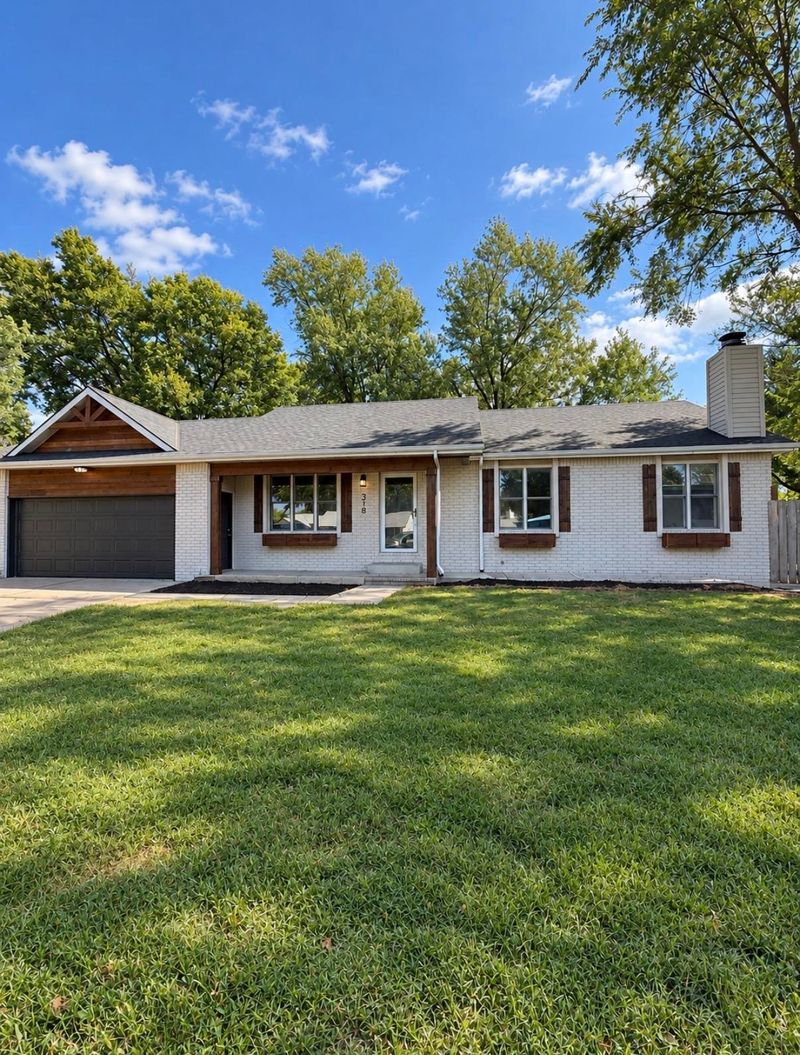 318 N Countryside Ct S, Andover, KS 67002