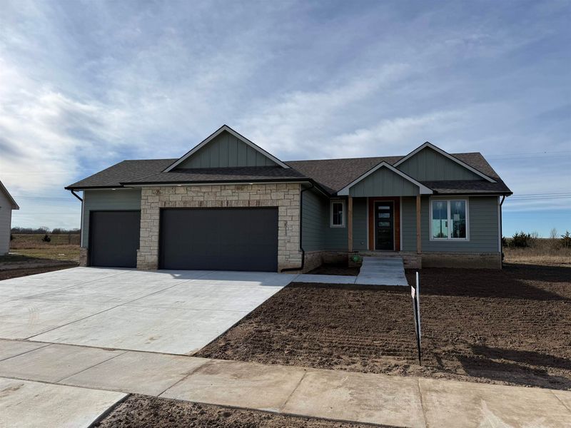 3513 S Bluelake St, Wichita, KS 67215