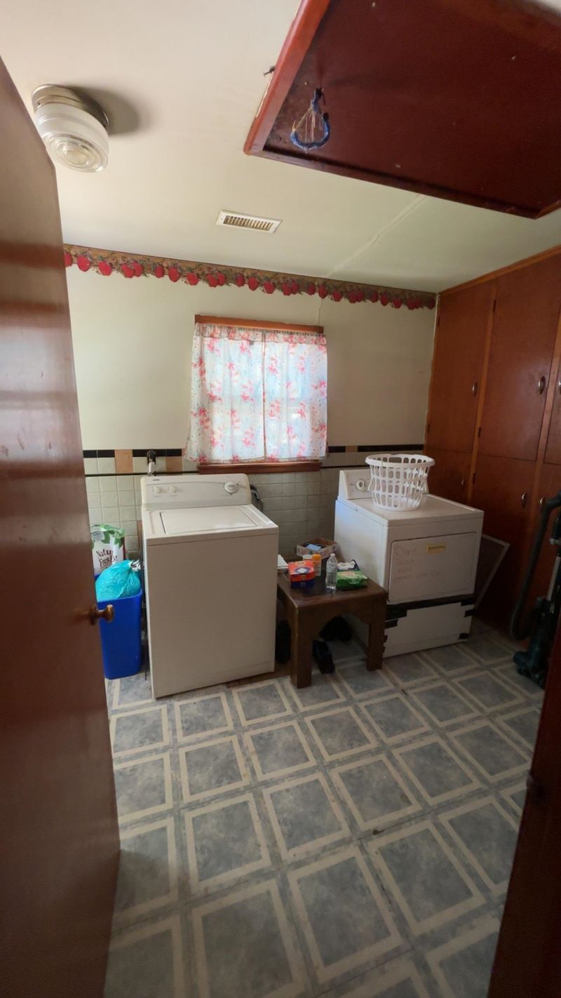 140 N Circle Dr, Potwin, KS 67207