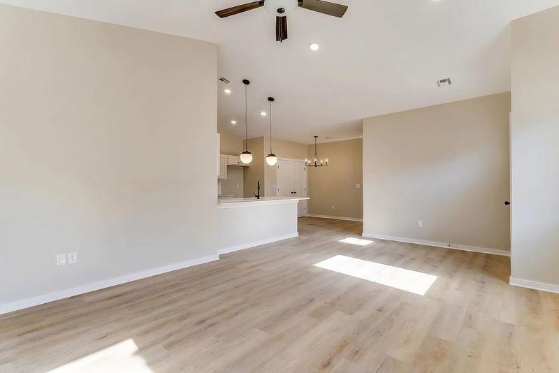 3649 N Starlight St, Maize, KS 67223