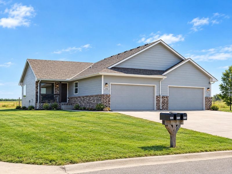 2452-2454 E Quivira St, Kechi, KS 67067