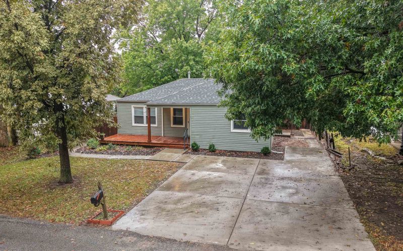 703 S Central Ave, Mulvane, KS 67110