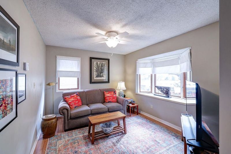 814 E 11th Ave, Winfield, KS 67156