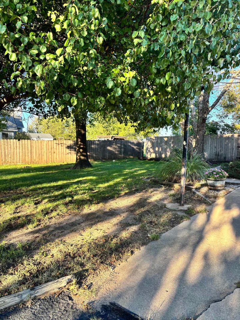 6650 S Eagle Dr, Derby, KS 67037
