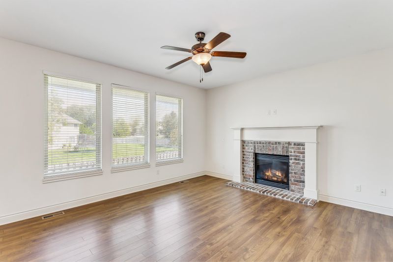906 W Threewood Ct, Andover, KS 67002