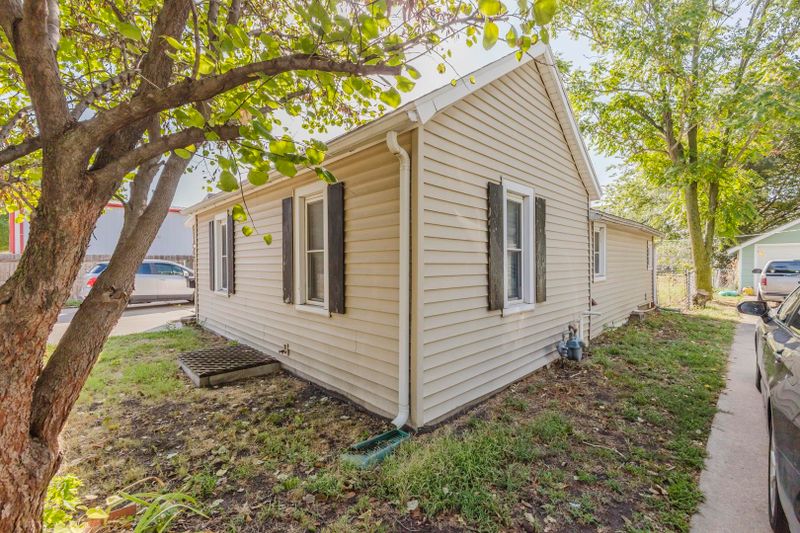 317 W 5th St, Newton, KS 67114