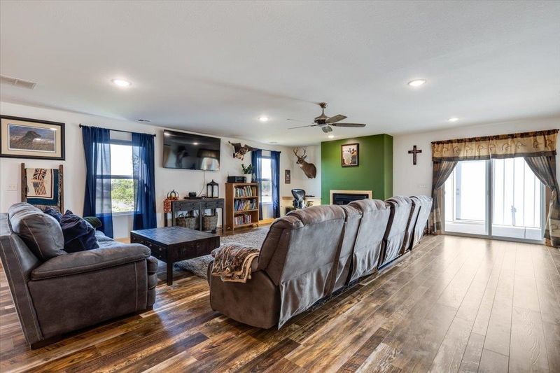 1220 42nd Rd, Udall, KS 67146