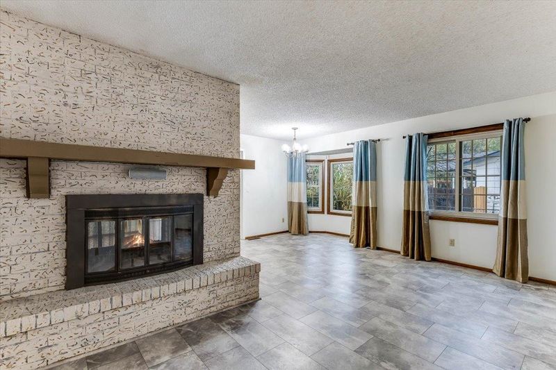 620 N Circle Dr, Wellington, KS 67152