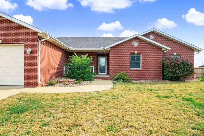 1103 Elizabeth Dr, Ellsworth, KS 67439