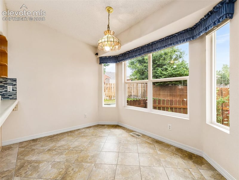 10 Brave Eagle Ct, Pueblo, CO 81001