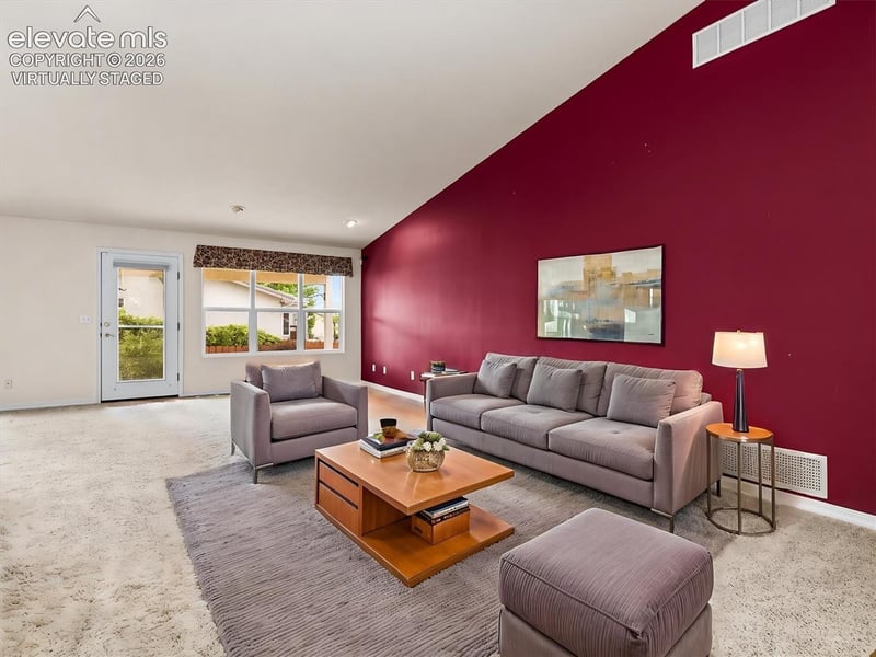 10 Brave Eagle Ct, Pueblo, CO 81001