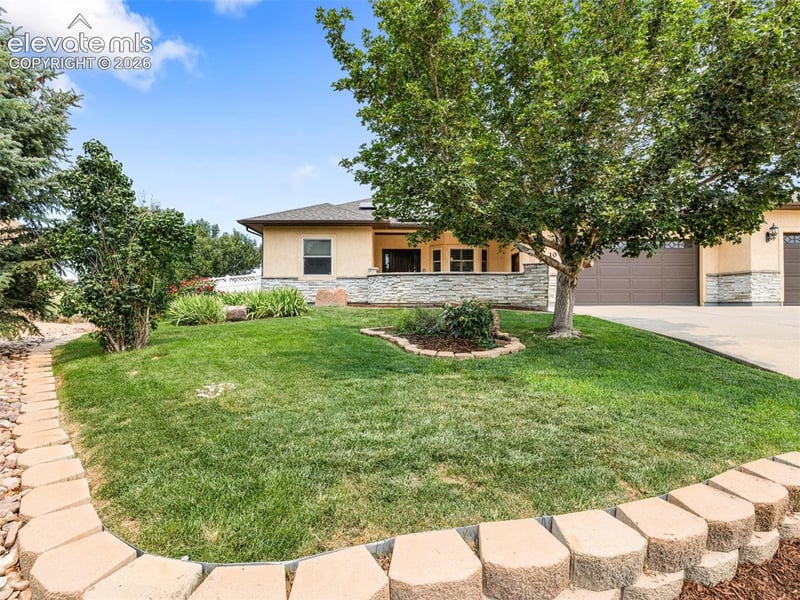 10 Erica Ct, Pueblo, CO 81001