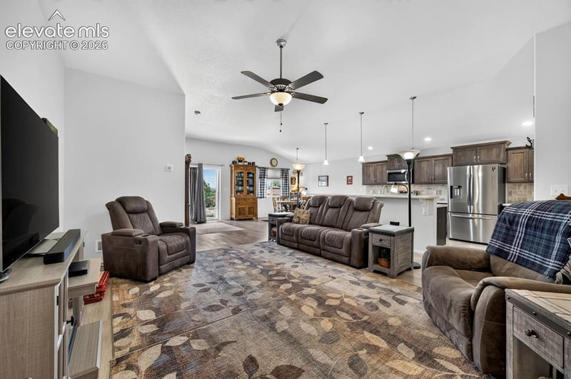 1005 N Kirkwood Dr, Pueblo, CO 81007