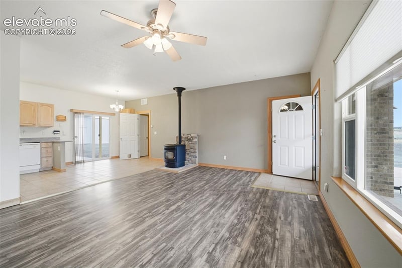 1008 E Kirkwood Dr, Pueblo, CO 81007