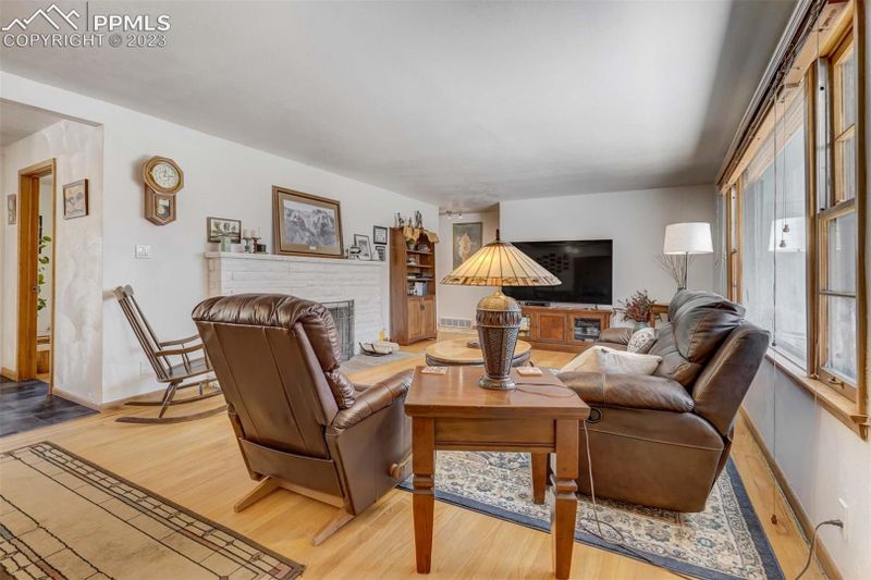 1012 Mercury Dr, Colorado Springs, CO 80905