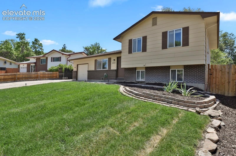 1019 De La Vista Ln, Colorado Springs, CO 80911