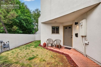102 Creekside Ln, Colorado Springs, CO 80906
