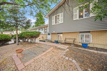 1021 De La Vista Pl, Colorado Springs, CO 80911