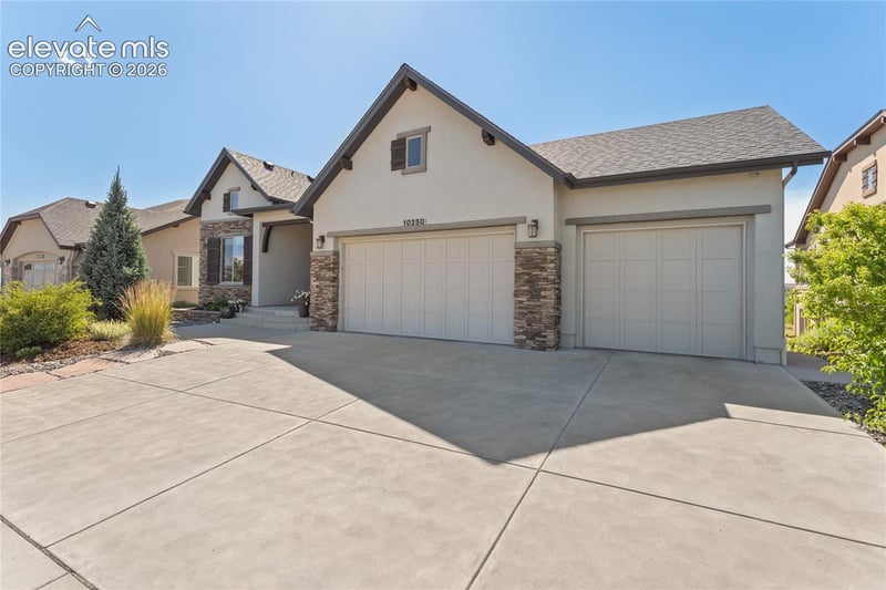 10250 Hewletts Gulch Ct, Colorado Springs, CO 80924