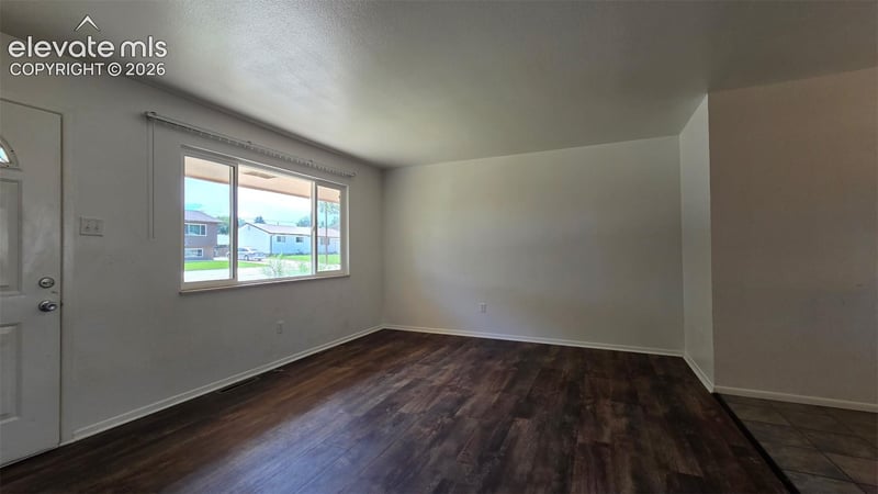103 Deauville Ln, Pueblo, CO 81005