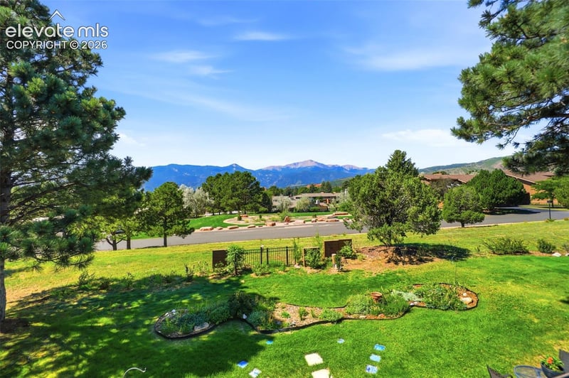 1060 Hill Cir, Colorado Springs, CO 80904