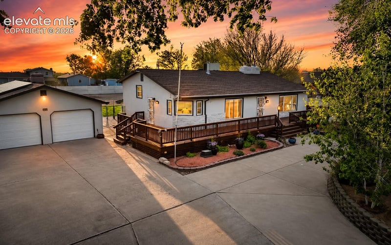 1069 Meadow Ln, Pueblo, CO 81006