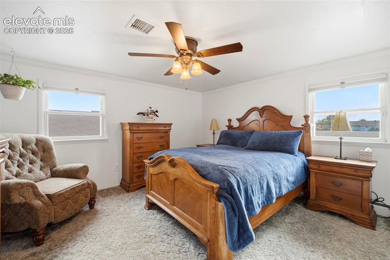 1069 Meadow Ln, Pueblo, CO 81006