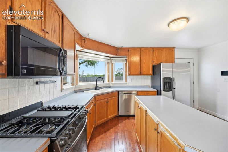 1069 Meadow Ln, Pueblo, CO 81006