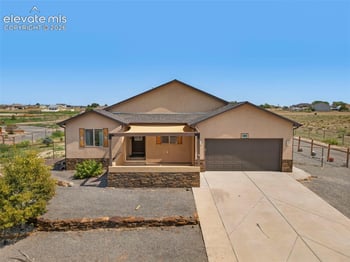 1073 W Mescalero Dr, Pueblo, CO 81007