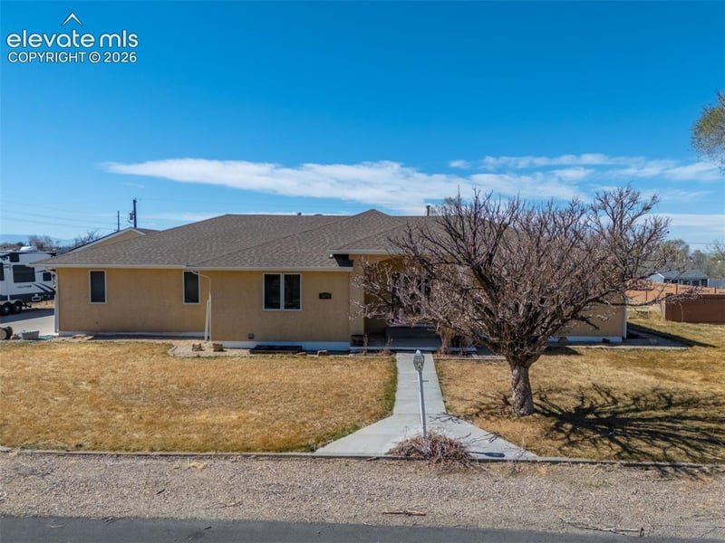 1079 Lynn Dr, Pueblo, CO 81006