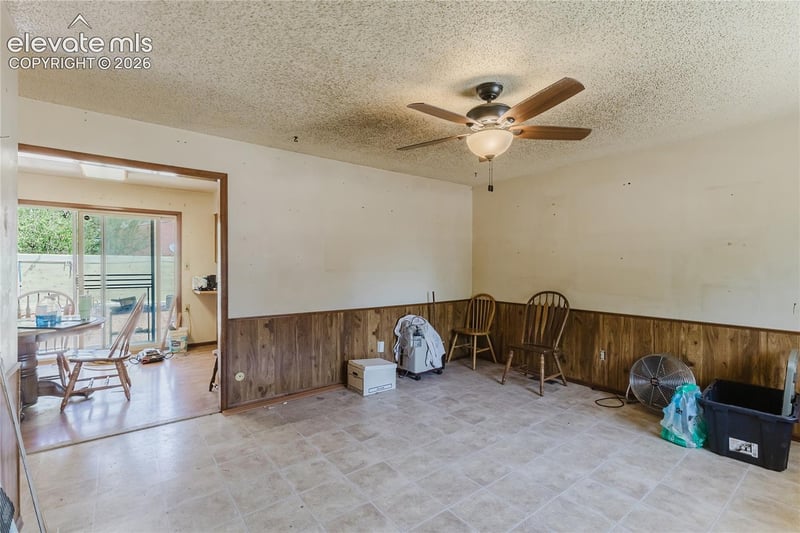 1084 Western Dr, Colorado Springs, CO 80915