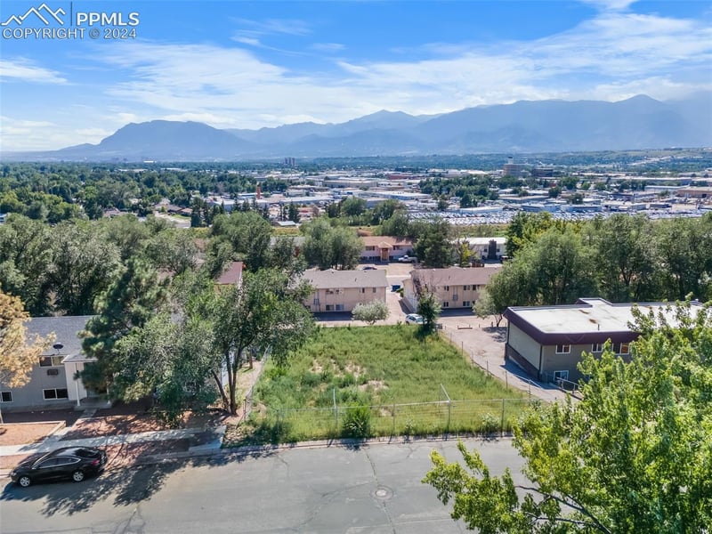 1085 Magnolia St, Colorado Springs, CO 80907