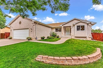 11 Hardwick Ct, Pueblo, CO 81005
