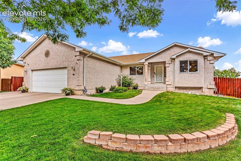 11 Hardwick Ct, Pueblo, CO 81005