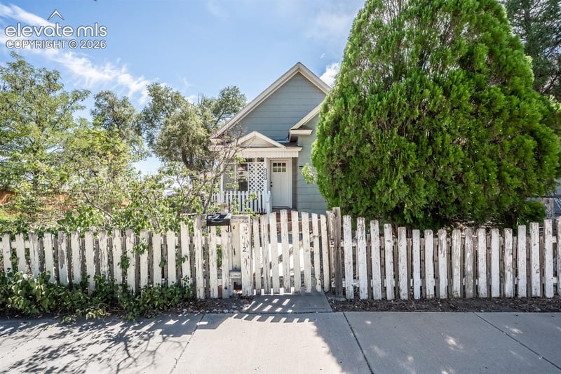 1102 W 11th St, Pueblo, CO 81003