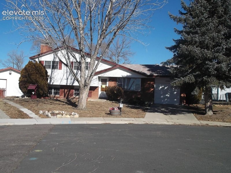 1104 Yosemite Dr, Colorado Springs, CO 80910