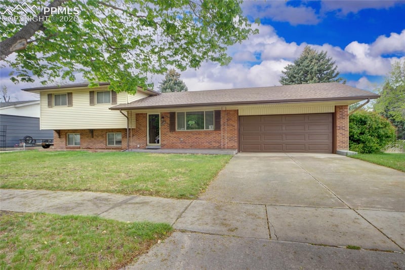 1126 Moffat Cir, Colorado Springs, CO 80915