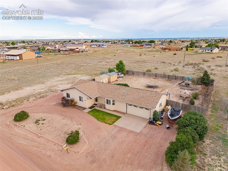 1128 E Rustic Dr, Pueblo, CO 81007