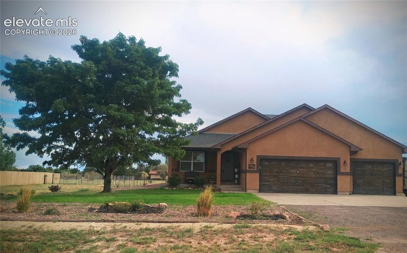 1140 W Shenandoah Dr, Pueblo, CO 81007